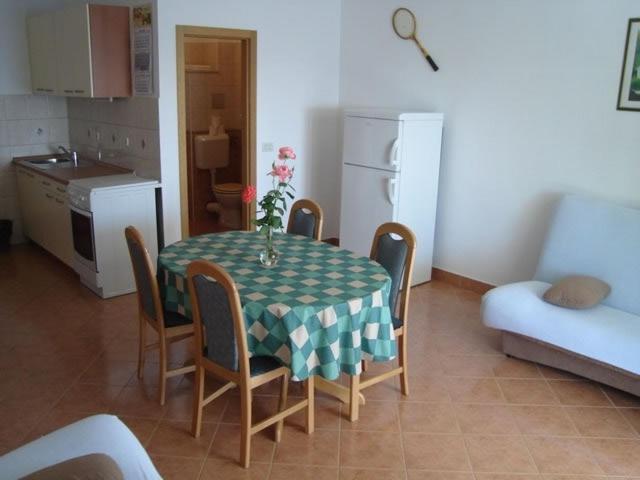 Apartment Beachfront Dida - *