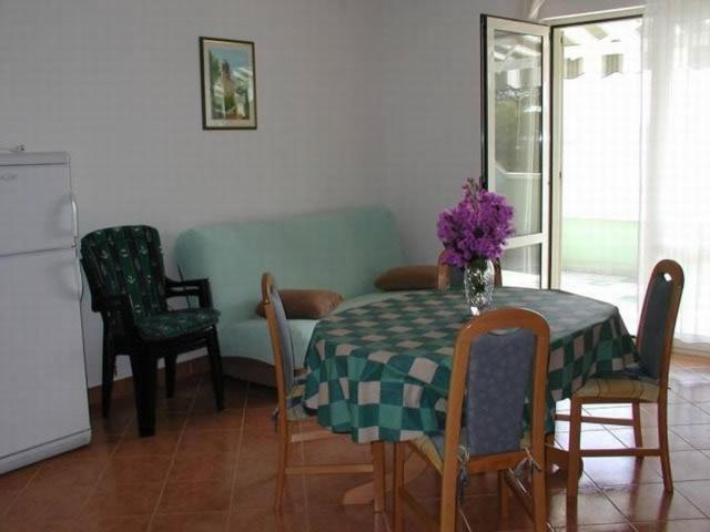 Beachfront Dida - Apartment Seget Vranjica