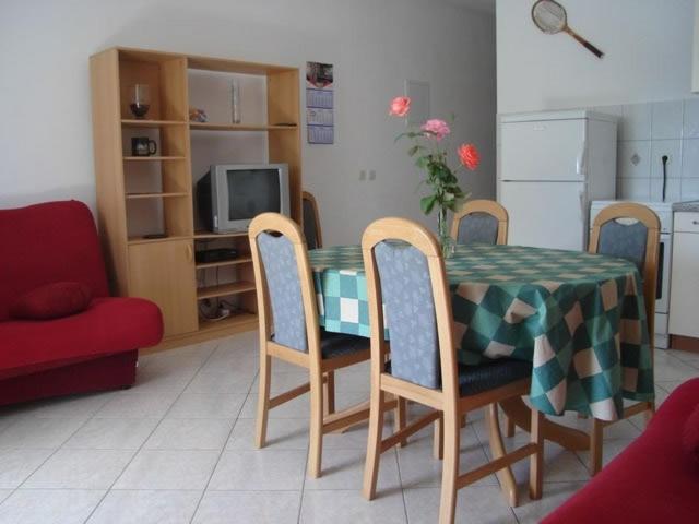 Apartment Beachfront Dida - Seget Vranjica